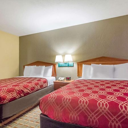 Econo Lodge Lansing - Leavenworth Ngoại thất bức ảnh
