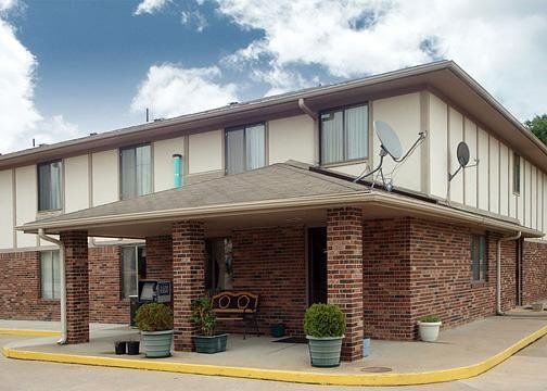 Econo Lodge Lansing - Leavenworth Ngoại thất bức ảnh