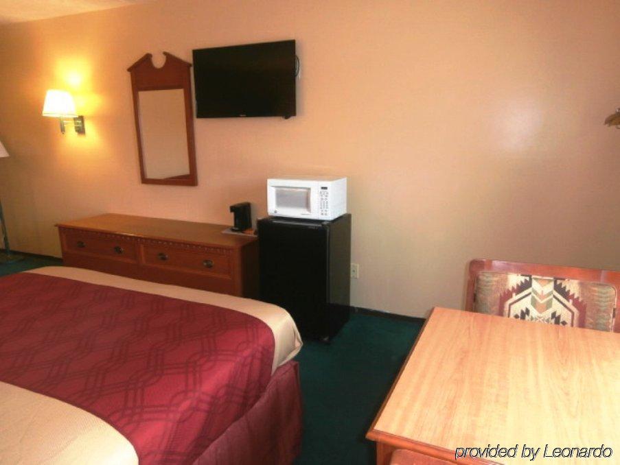 Econo Lodge Lansing - Leavenworth Ngoại thất bức ảnh