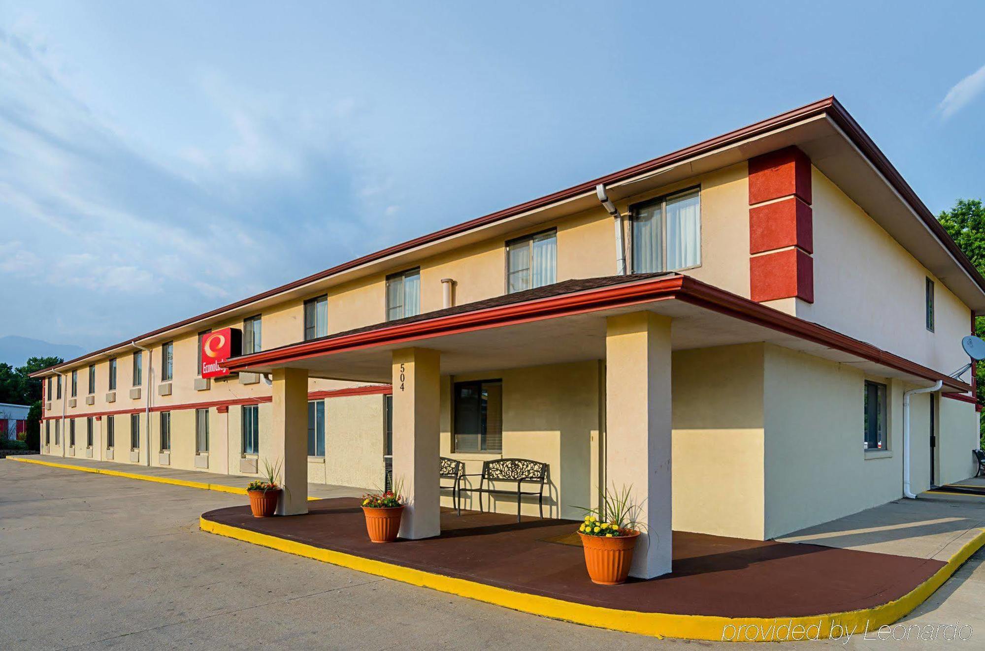 Econo Lodge Lansing - Leavenworth Ngoại thất bức ảnh